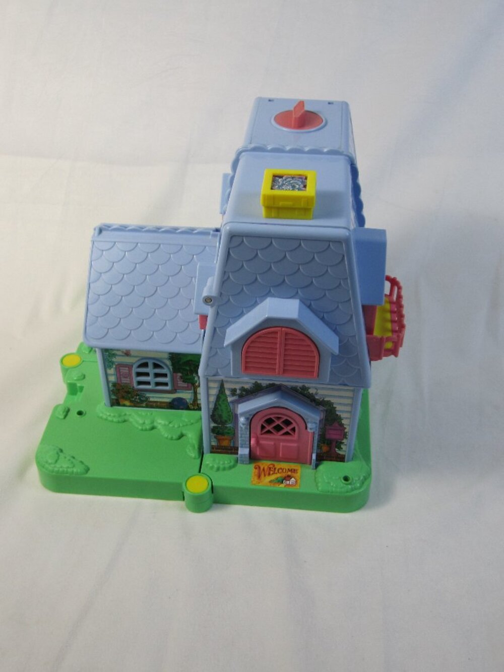 Takara 1994 Furry Families Lion Enchanted Playhouse Playset Only